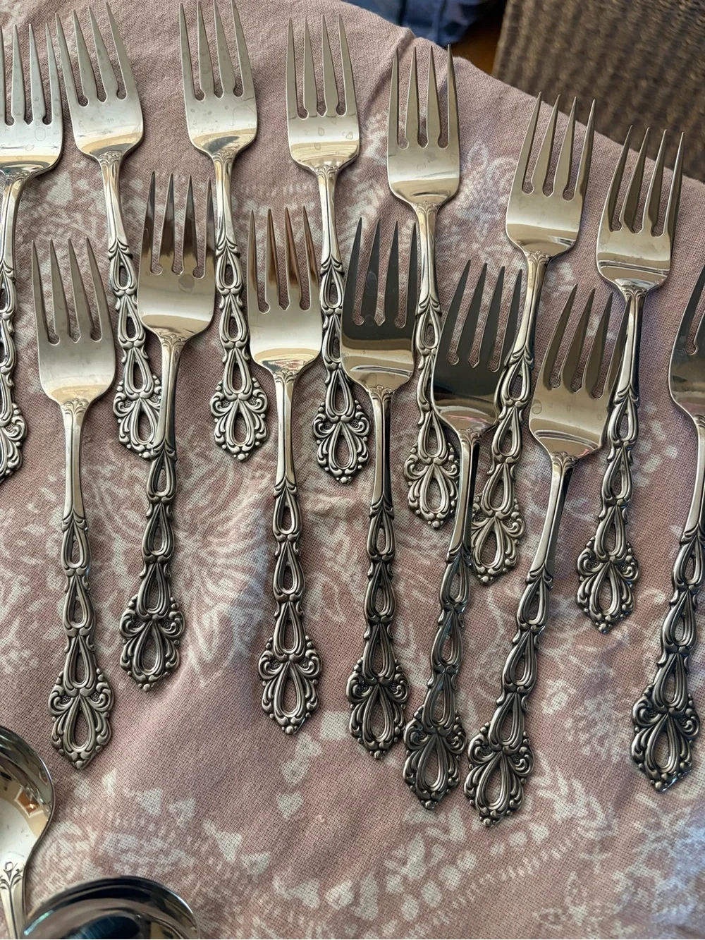 Oneida Community Chandelier Pattern Stainless Vintage Flatware Set